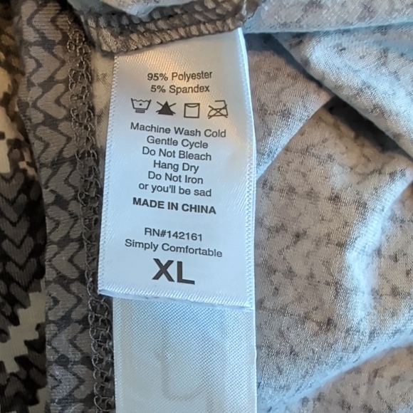 LuLaRoe Gray and White Long Sleeve Top Size XL - Picture 4 of 5